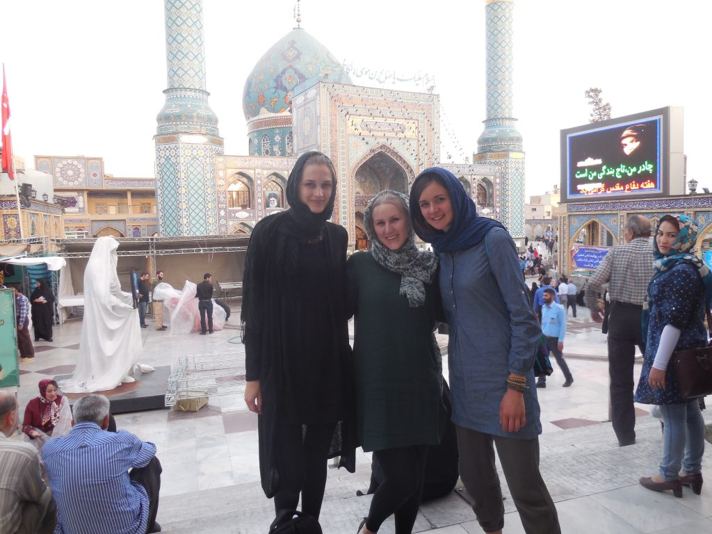 Iran Reise Kleidung Frau Kopftuch Erfahrung