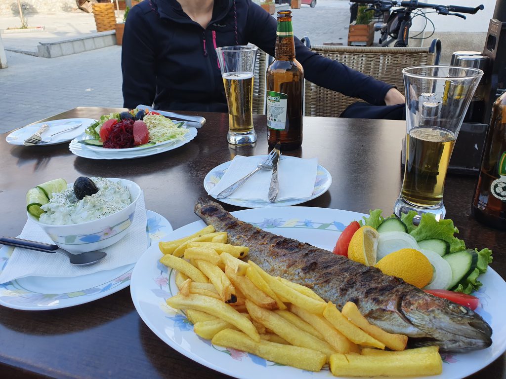 Essen und Trinken in Nordmazedonien Ohrid-See Ohrid-Forelle