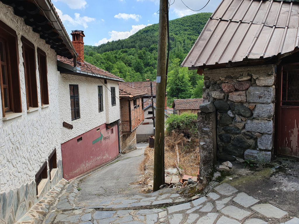 Republik Vevtschani Vevcani Dorf eigener Pass Währung Flagge Nordmazedonien