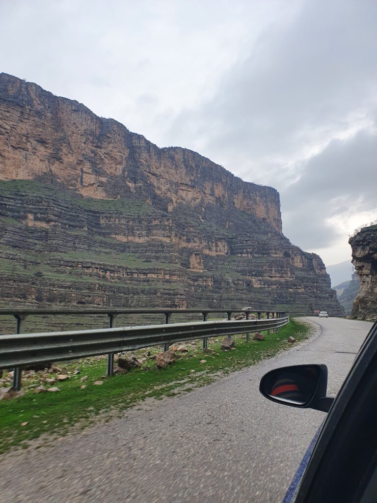 Irak Kurdistan Reise Erfahrung Blog gefährlich Urlaub irakisch Nordirak reisen Backpack Frau Rawanduz